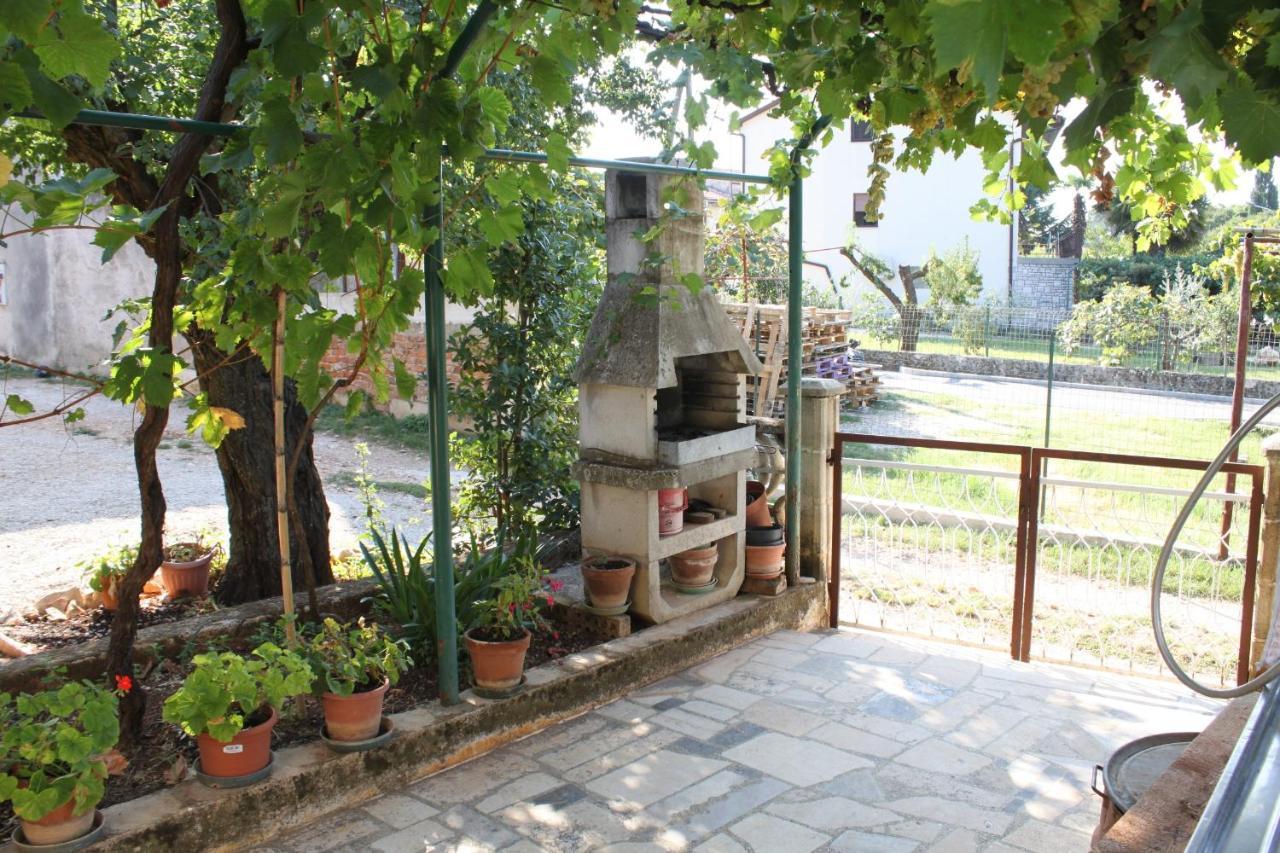 With A Parking Space - 7066 Umag
